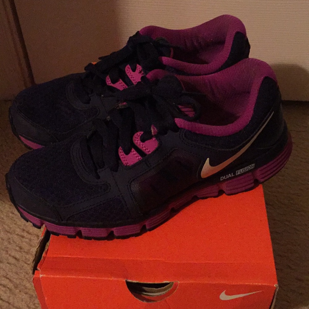 Women’s Nike sneakers